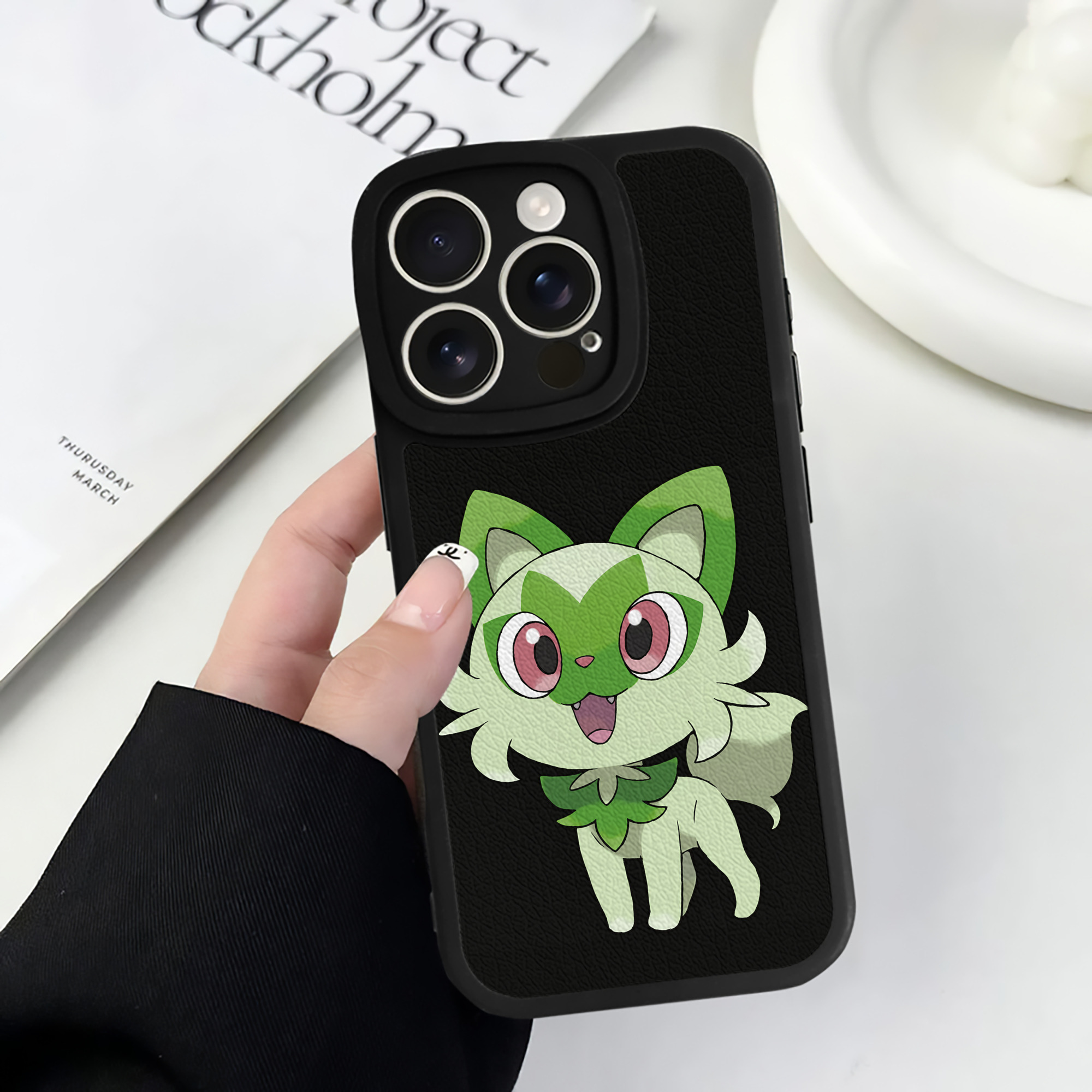 （画像用） ポケットモンスター Pokémon 【iPhone 16シリーズ対応】シリコンスマホケース（レザー調） 材質：シリコン